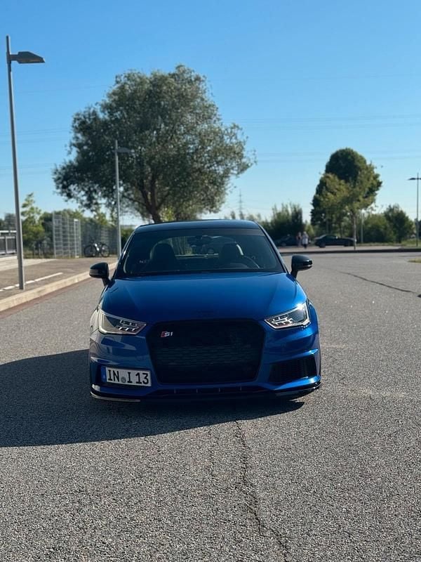 Blau Gebraucht 2015 Audi S1 Kleinwagen | 20.000 € (Etwas zu teuer) - Bild 1/4