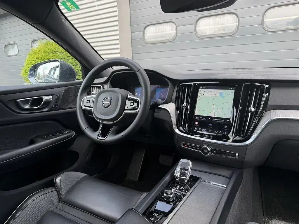 Gebraucht Volvo S60 Plus 197 PS (144 kW) 2023 Blau Limousine