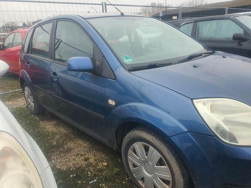 Gebraucht Ford Fiesta Ambiente 69 PS (50 kW) 2005 Blau Kleinwagen