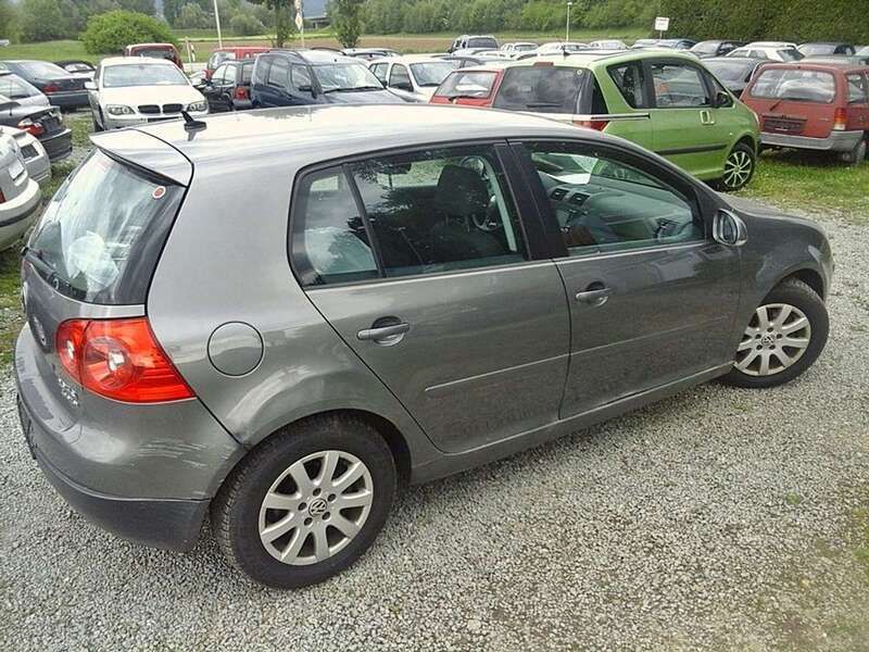 United grey metallic Gebraucht 2006 VW Golf V Comfortline Kleinwagen | 2.299 € (Guter Preis) - Bild 1/4
