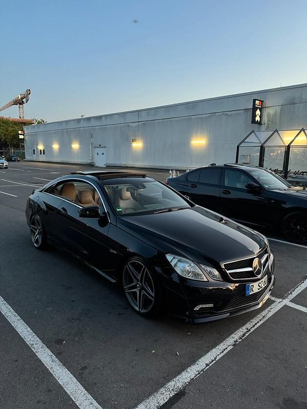 Gebraucht Mercedes E350 231 PS (169 kW) 2010 Schwarz Coupé