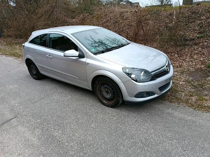Gebraucht Opel Astra GTC Cosmo 125 PS (91 kW) 2006 Silber Coupé