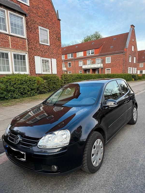 Second-hand VW Golf V 102 CP (75 kW) 2007 Negru Berlinǎ
