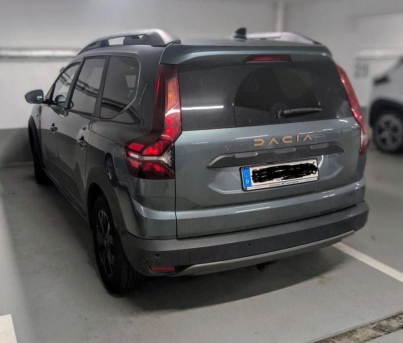 Gebraucht Dacia Jogger Extreme 101 PS (74 kW) 2024 Grün Van / Kleinbus