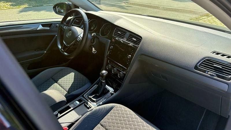 Schwarz Gebraucht 2018 VW Golf VII Join Limousine | 12.000 € (Superpreis) - Bild 1/4