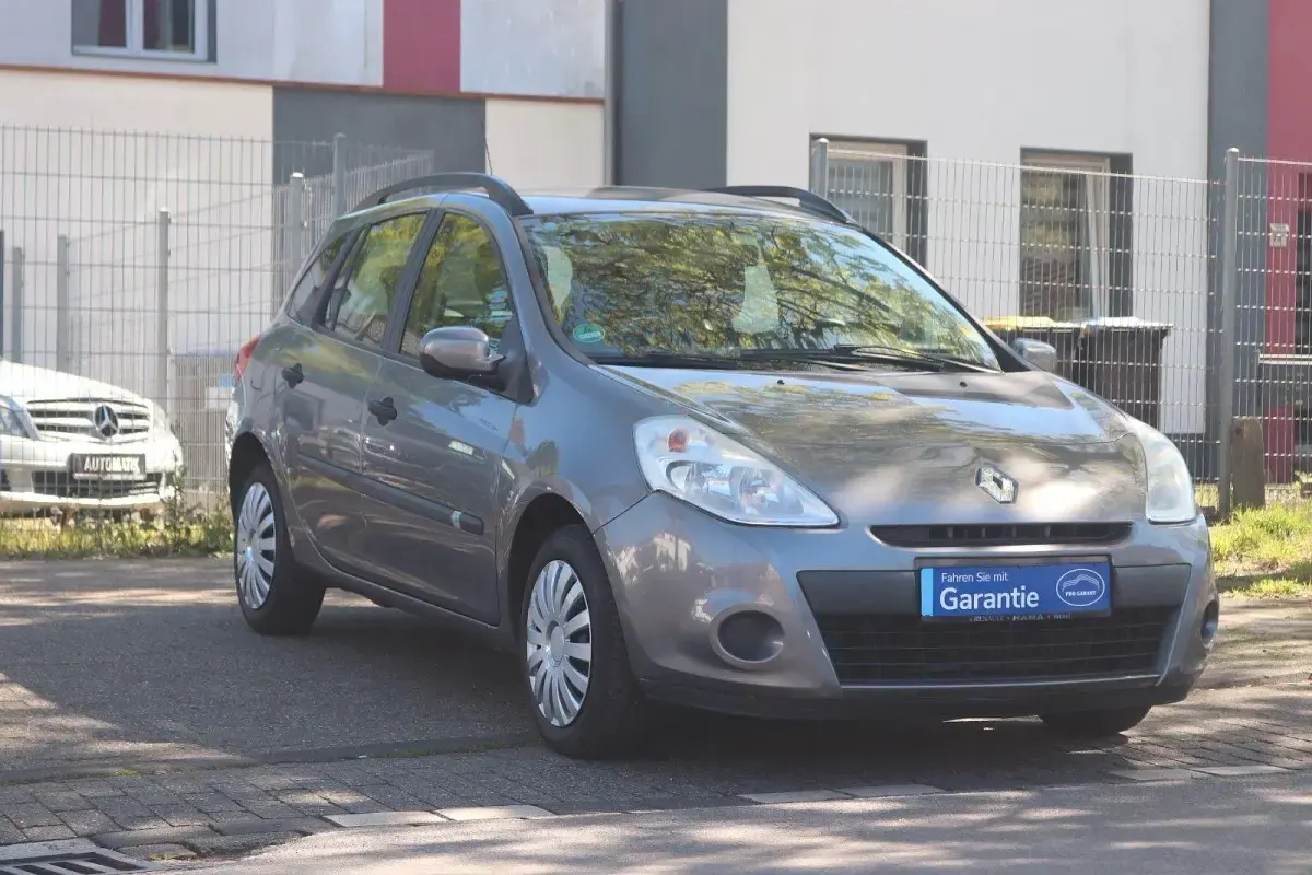Gebraucht Renault Clio GrandTour Expression 75 PS (55 kW) 2012 Grau Kombi