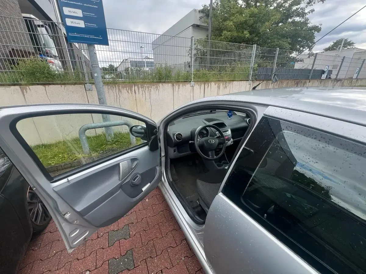Gebraucht Toyota Aygo 90 PS (66 kW) 2016 Silber Kleinwagen