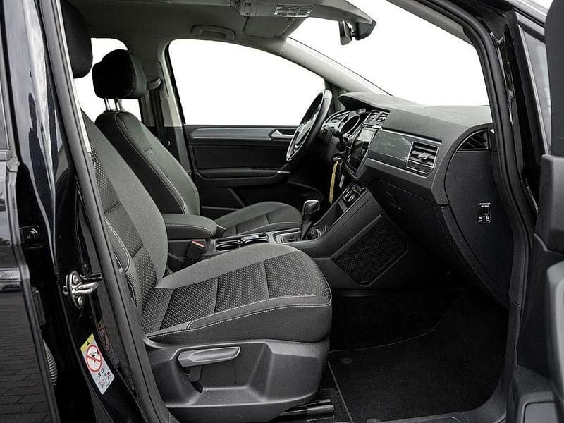 Gebraucht VW Touran 150 PS (110 kW) 2022 Schwarz Van / Kleinbus