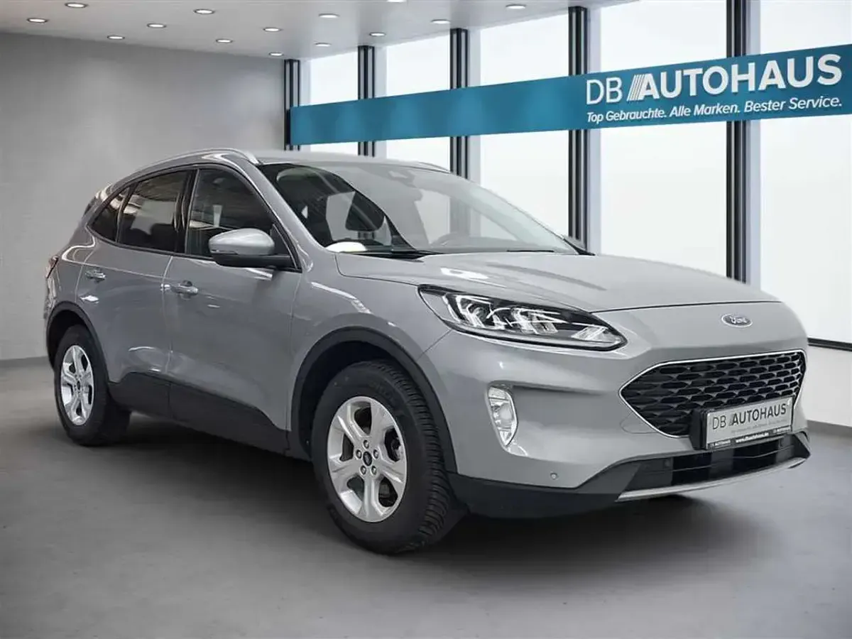 Używany Ford Kuga Cool & Connect 190 KM (139 kW) 2022 Srebrny SUV