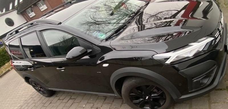 Gebraucht Dacia Jogger Extreme 101 PS (74 kW) 2023 Schwarz Van / Kleinbus