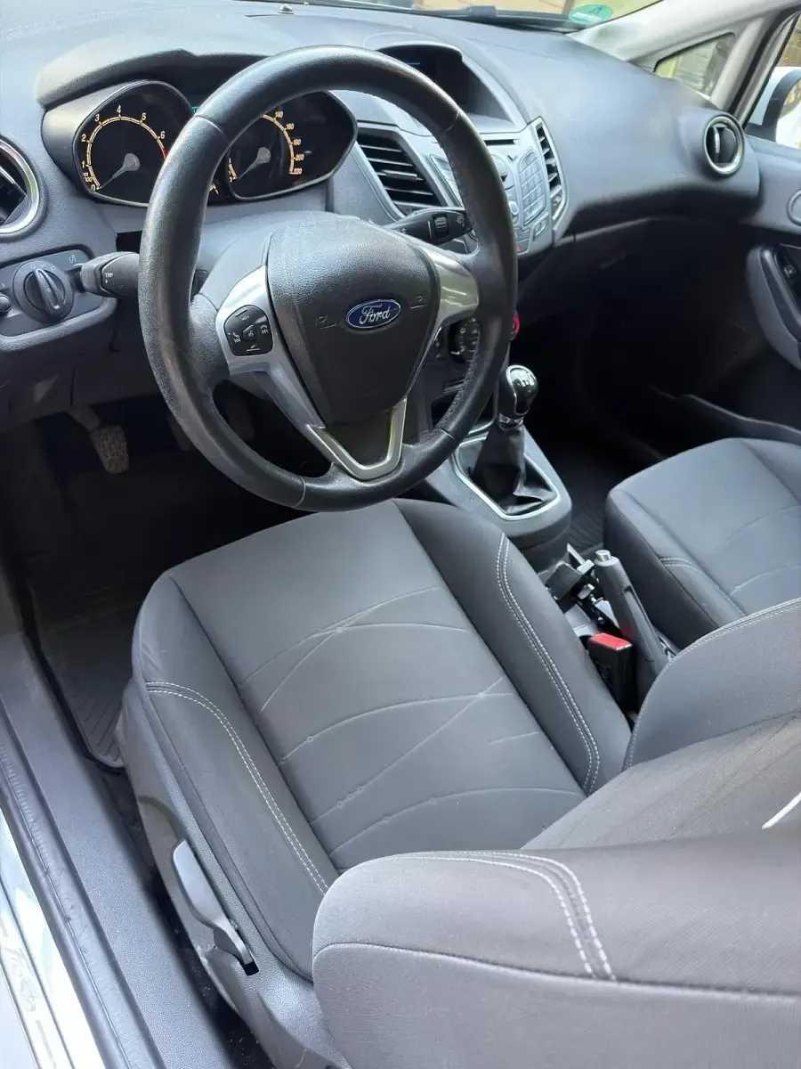 Gebraucht Ford Fiesta SYNC Edition 82 PS (60 kW) 2013 Weiß Kleinwagen