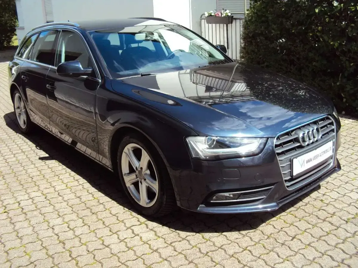 Gebraucht Audi A4 Ambition 143 PS (105 kW) 2013 Blau Kombi