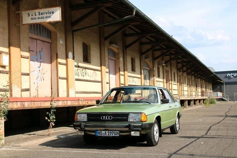 Grün Gebraucht 1978 Audi 100 Limousine | 6.300 € - Bild 1/4