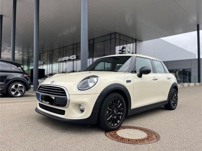 Weiß Gebraucht 2020 Mini ONE Kleinwagen | 15.000 € (Fairer Preis) - Bild 1/4