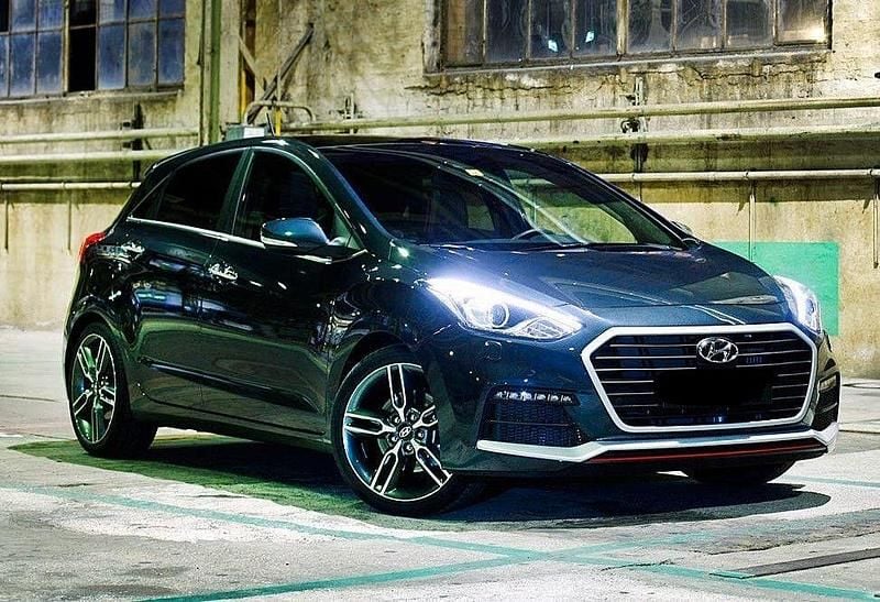 Schwarz Gebraucht 2016 Hyundai i30 Turbo Limousine | 10.950 € (Fairer Preis) - Bild 1/4