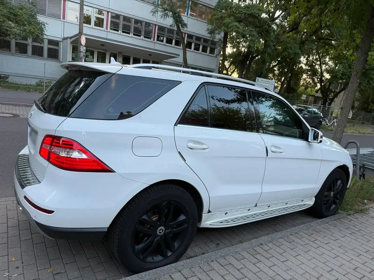 Gebraucht Mercedes ML250 204 PS (150 kW) 2014 Weiß SUV