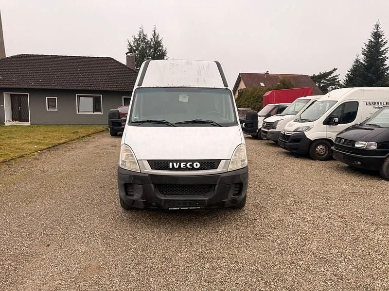 Second-hand Iveco Daily 106 CP (77 kW) 2010 Alb Pickup