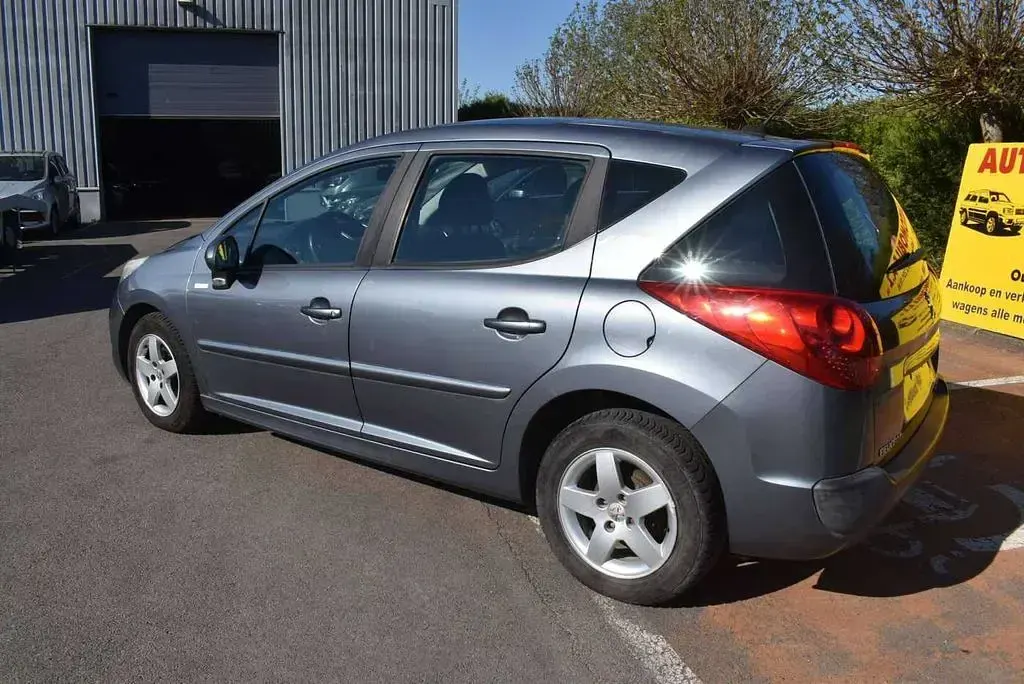 Gebraucht Peugeot 207 95 PS (69 kW) 2011 Grau Kombi