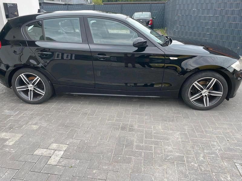 Gebraucht BMW 116 116 PS (85 kW) 2007 Schwarz Kleinwagen