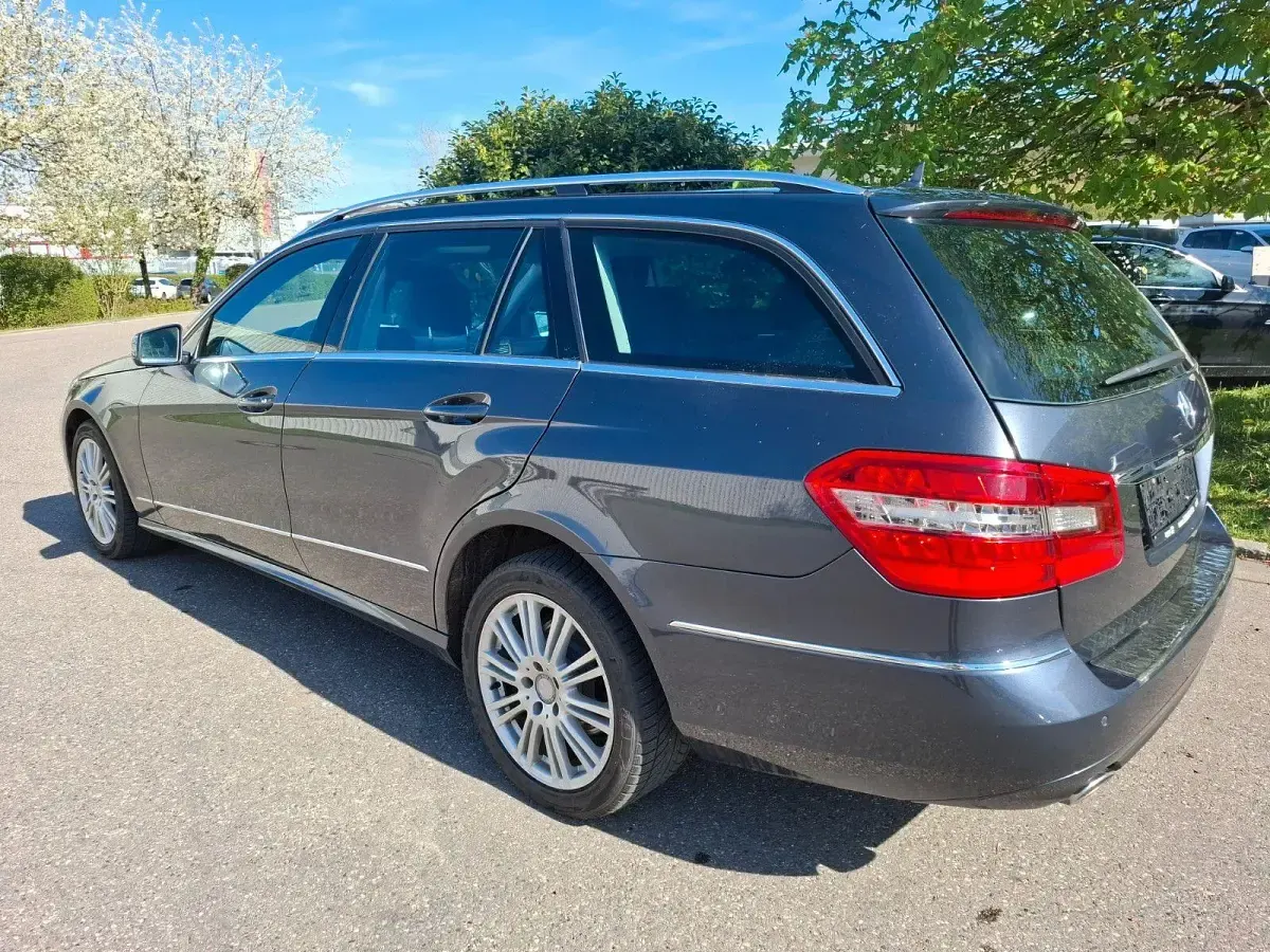Gebraucht Mercedes E350 231 PS (169 kW) 2010 Grau Kombi
