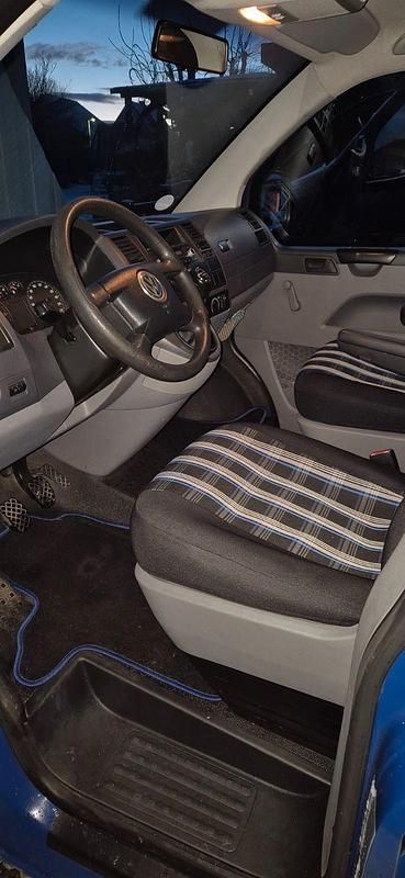 Gebraucht VW T5 105 PS (77 kW) 2007 Blau Van