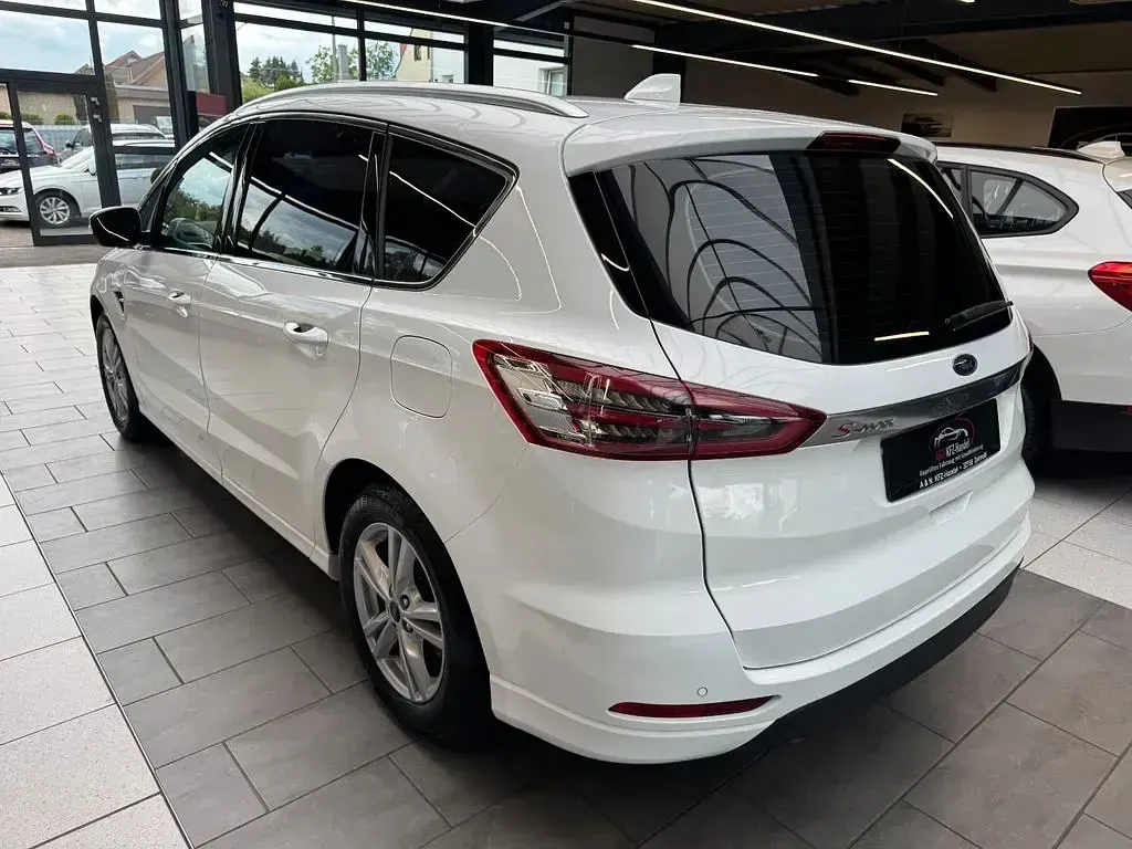 Gebraucht Ford S-MAX Titanium 190 PS (139 kW) 2022 Weiß Van / Kleinbus