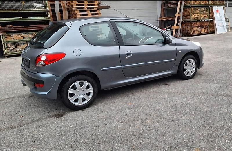 Gebraucht 2009 Peugeot 206+ Kleinwagen | 2.200 € (Fairer Preis) - Bild 1/4
