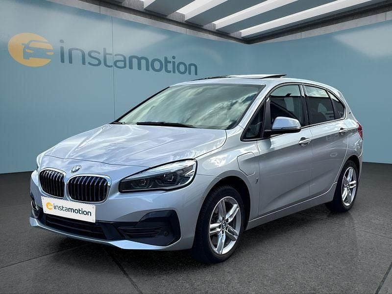 Silber Gebraucht 2019 BMW 225 Active Tourer Van / Kleinbus | 20.899 € (Teuer) - Bild 1/4