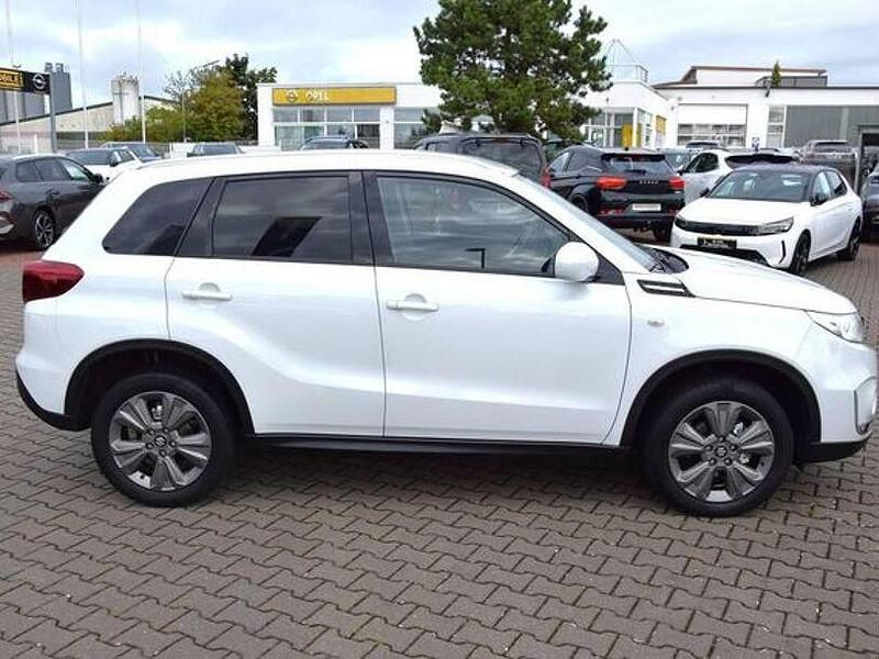 Gebraucht Suzuki Vitara 140 PS (102 kW) 2019 Weiß SUV