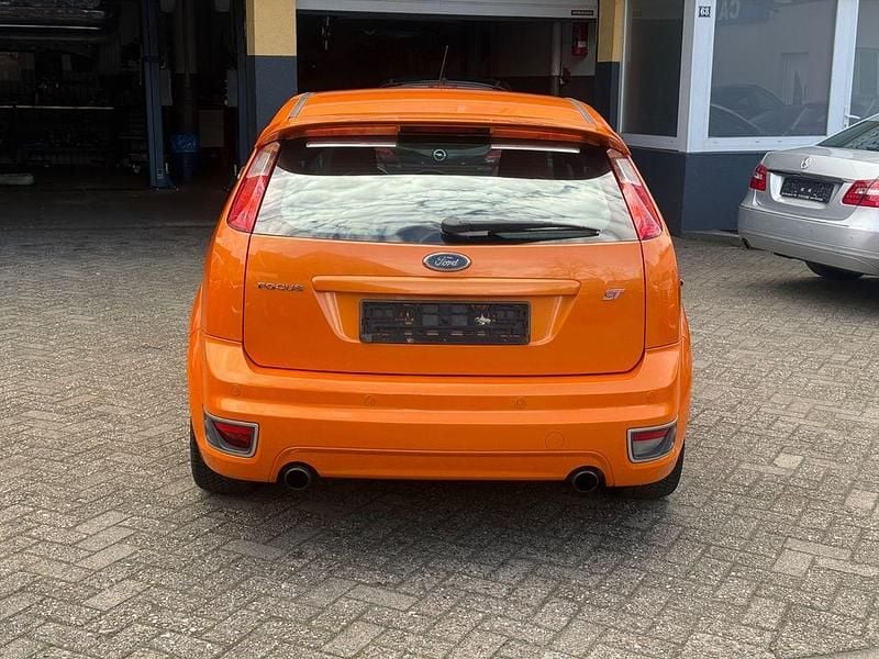 Second-hand Ford Focus ST 226 CP (166 kW) 2006 Portocaliu Berlinǎ