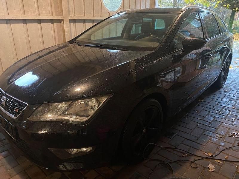 Schwarz Gebraucht 2014 Seat Leon FR Limousine | 8.000 € (Guter Preis) - Bild 1/4