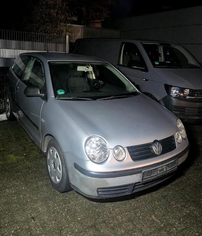 Silber Gebraucht 2002 VW Polo Kleinwagen | 350 € (Guter Preis) - Bild 1/4