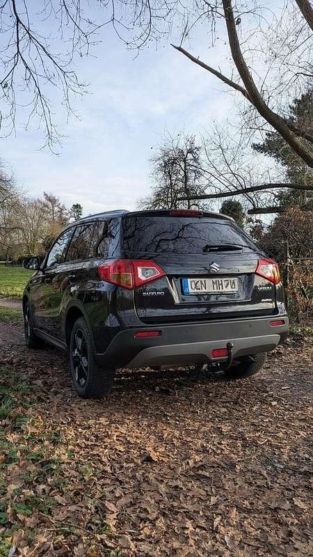 Gebraucht Suzuki Vitara 140 PS (102 kW) 2016 SUV