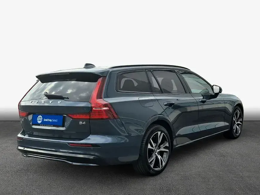 Gebraucht Volvo V60 Ultra 197 PS (144 kW) 2025 Denim blaumetallic Kombi