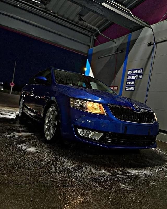 Gebraucht Skoda Octavia 150 PS (110 kW) 2016 Blau Kleinwagen