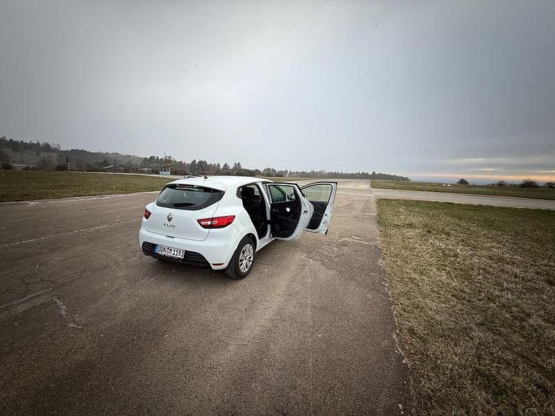 Gebraucht Renault Clio IV LIMITED 76 PS (55 kW) 2019 Weiß Limousine