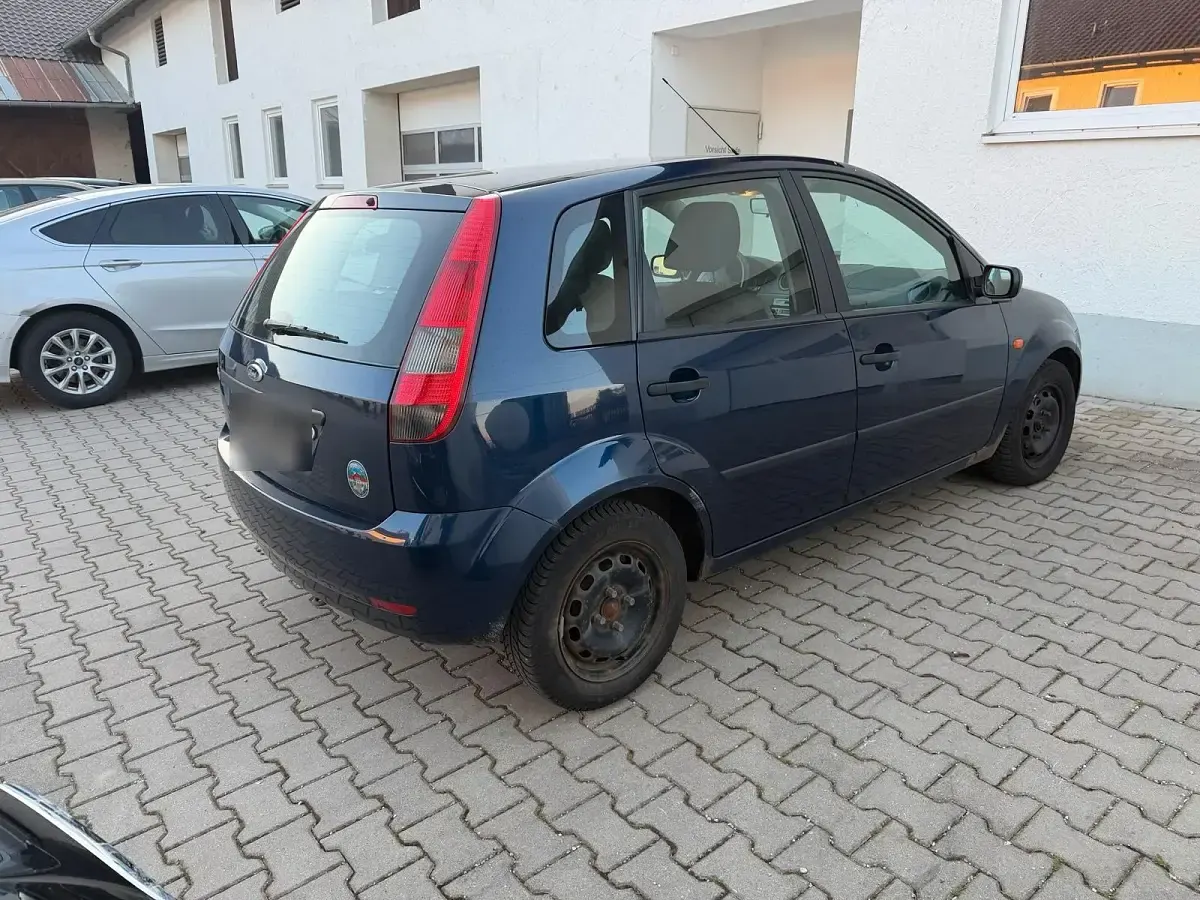 Second-hand Ford Fiesta 60 CP (44 kW) 2005 Hatchback