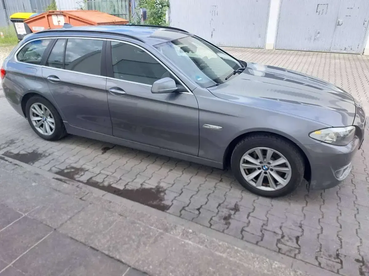 Gebraucht BMW 525 218 PS (160 kW) 2013 Spacegrau metallic Kombi