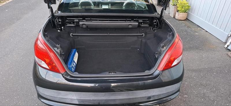 Gebraucht Peugeot 207 CC 155 PS (114 kW) 2011 Schwarz Cabrio