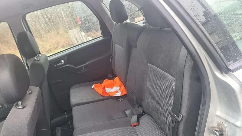 Gebraucht Opel Meriva Cosmo 101 PS (74 kW) 2005 Silber Van / Kleinbus
