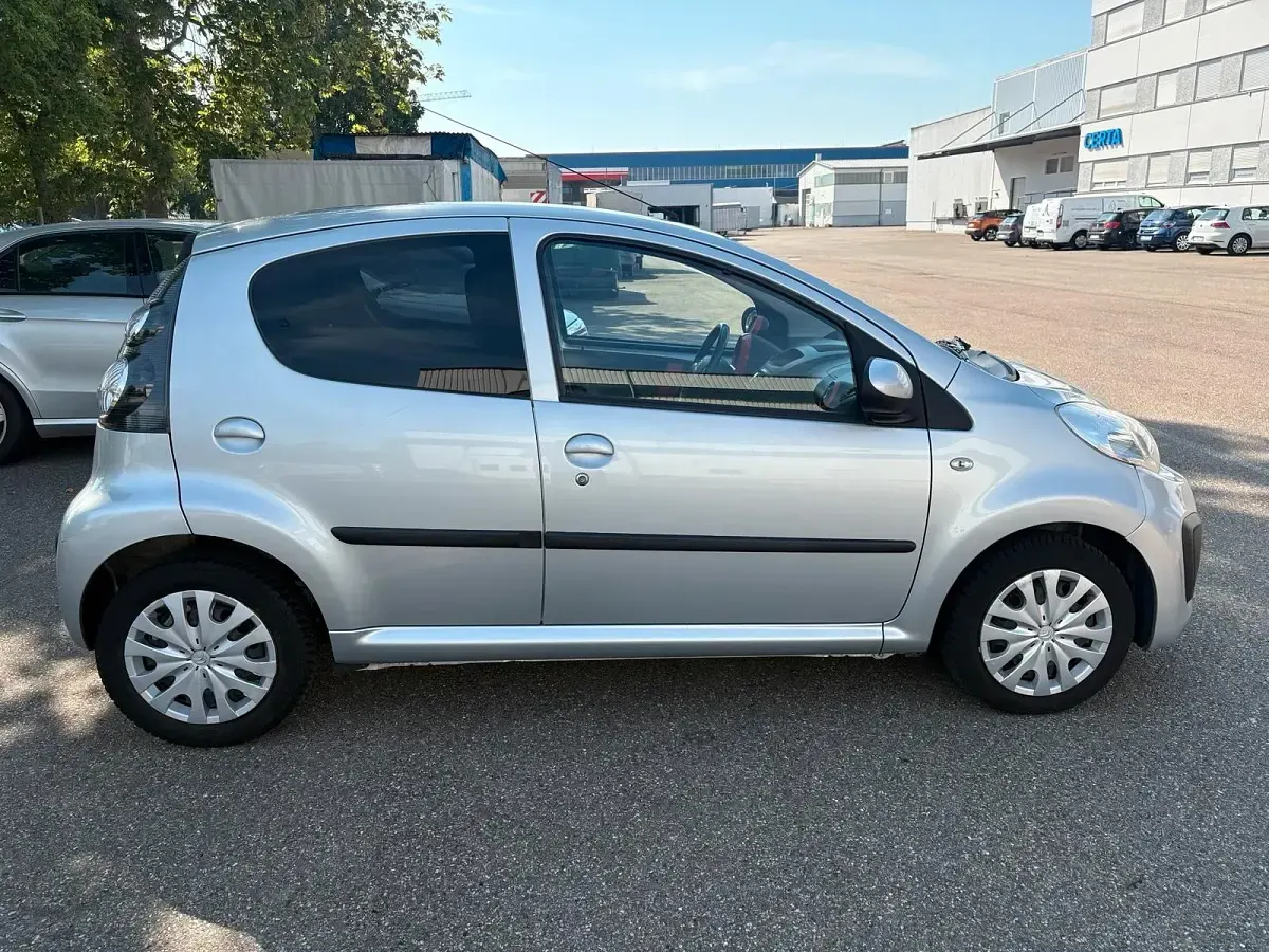 Gebraucht Citroën C1 68 PS (50 kW) 2013 Silber Kleinwagen