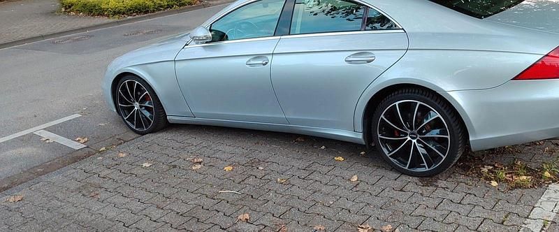 Schwarz Gebraucht 2006 Mercedes CLS320 Coupé | 5.250 € (Guter Preis) - Bild 1/4