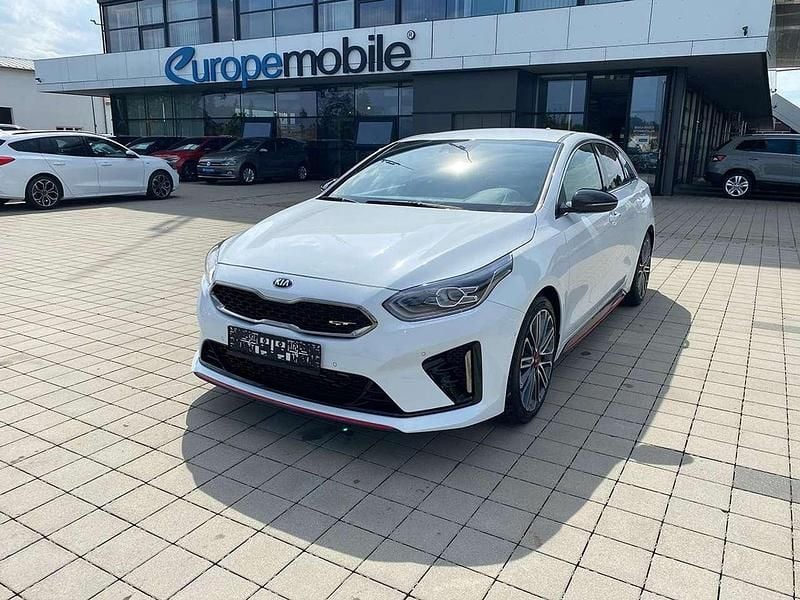 Gebraucht Kia ProCeed GT GT 204 PS (150 kW) 2020 Deluxeweiss metallic Kleinwagen