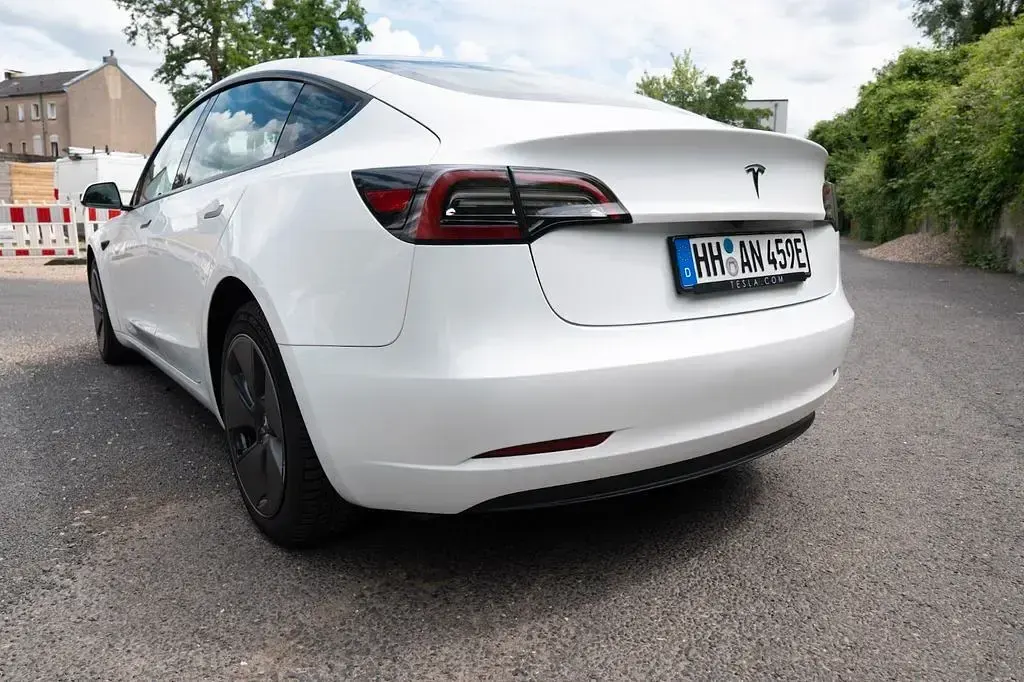 Gebraucht Tesla Model 3 Long Range AWD 235 kW (320 PS) 2023 Weiß Limousine