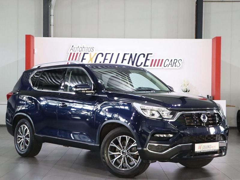 Blau Gebraucht 2019 Ssangyong (KGM) Rexton Sapphire SUV | 21.777 € - Bild 1/4