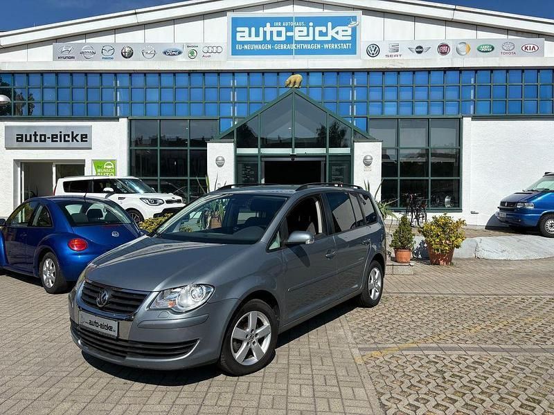 Grau Gebraucht 2008 VW Touran United Van / Kleinbus | 7.500 € - Bild 1/4