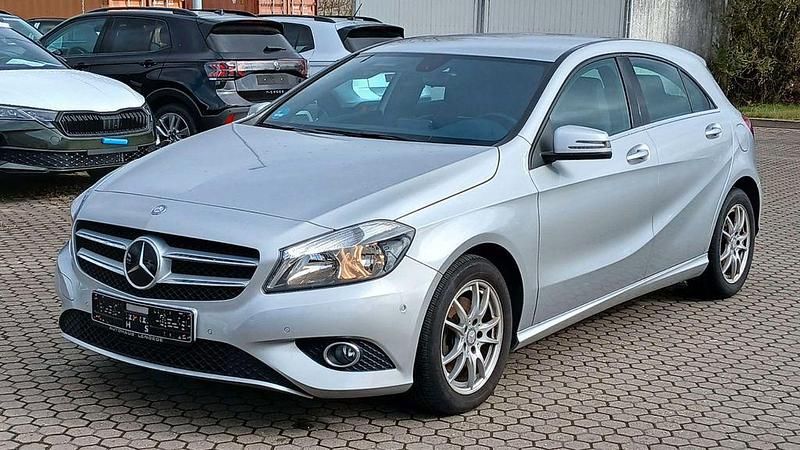 Gebraucht Mercedes A200 156 PS (114 kW) 2012 Silber Limousine