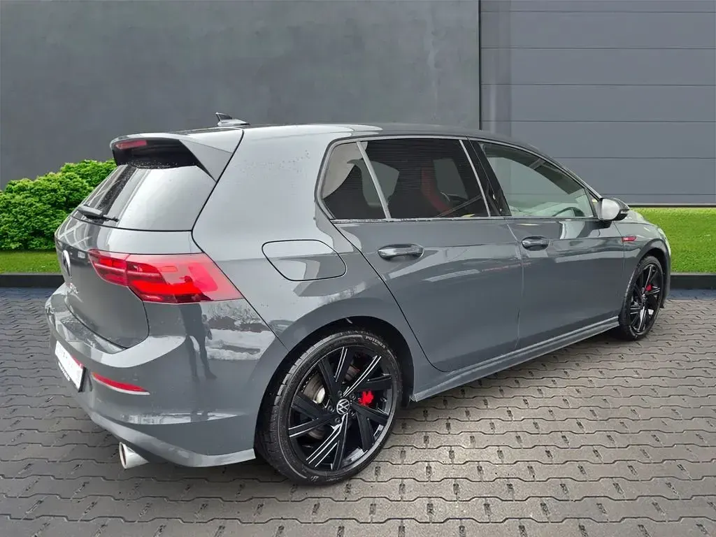 Gebraucht VW Golf VIII GTI 245 PS (180 kW) 2023 Grau Limousine