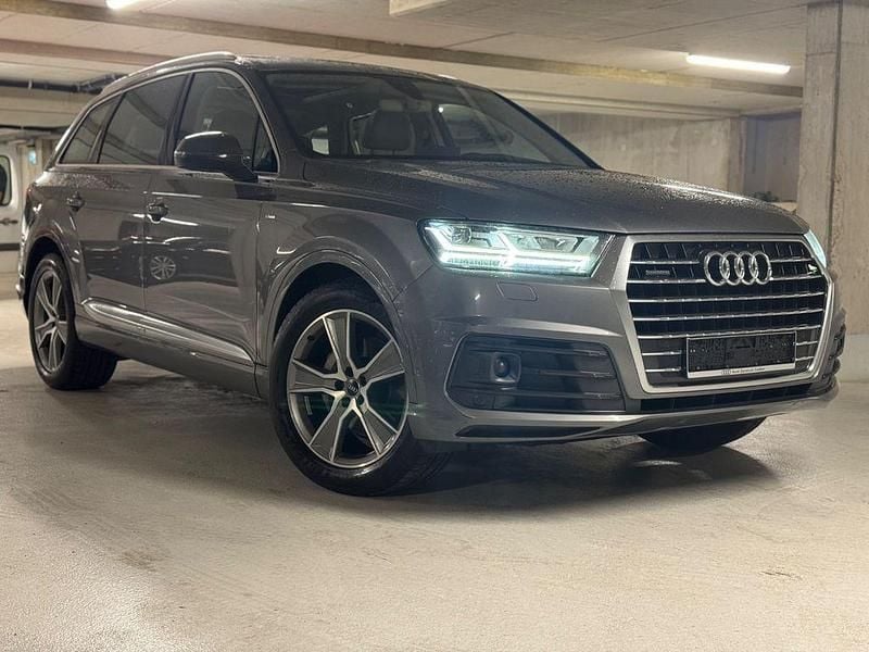 Grau Gebraucht 2017 Audi Q7 S-Line SUV | 21.470 € (Guter Preis) - Bild 1/4