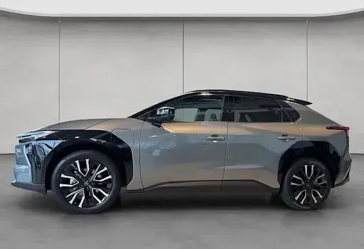 Gebraucht Toyota bZ4X Lounge 252 kW (343 PS) 2026 Silber SUV